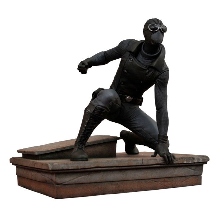 Estatua Spiderman traje negro Spiderman Marvel 18cm