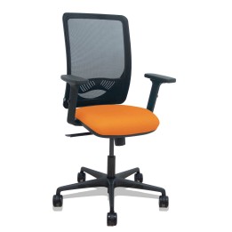 Piqueras y Crespo Silla Zulema sincro malla negra asiento bali naranja brazos 2D ruedas 65mm