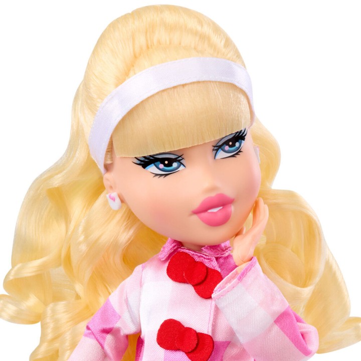 Muñeca Cloe Hello Kitty Bratz