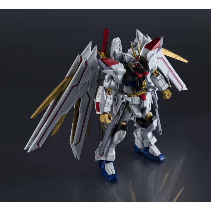 Figura Mighty Strike Freedom Gundam Universe 15cm