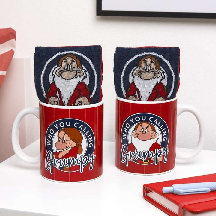 Set taza y calcetines Gruñon Blancanieves y los siete enanitos